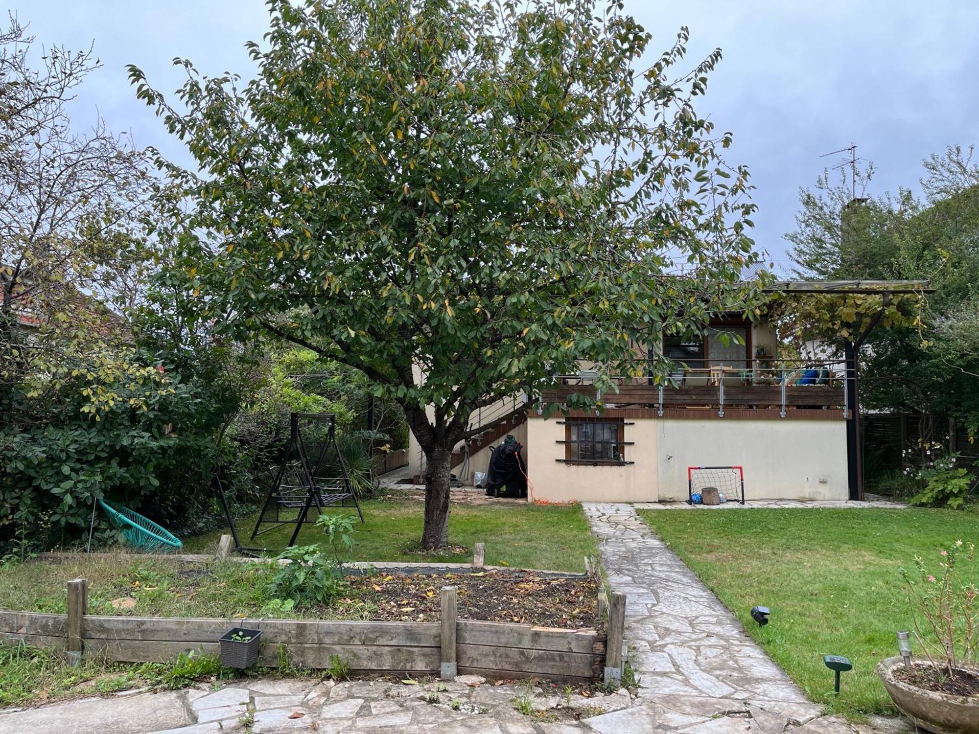 Apartment T1 Au Calme Genevieve Des Bois